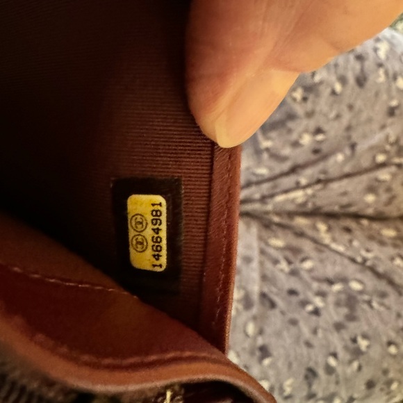 Authentic Chanel black quilted wallet - Picture 3 of 4